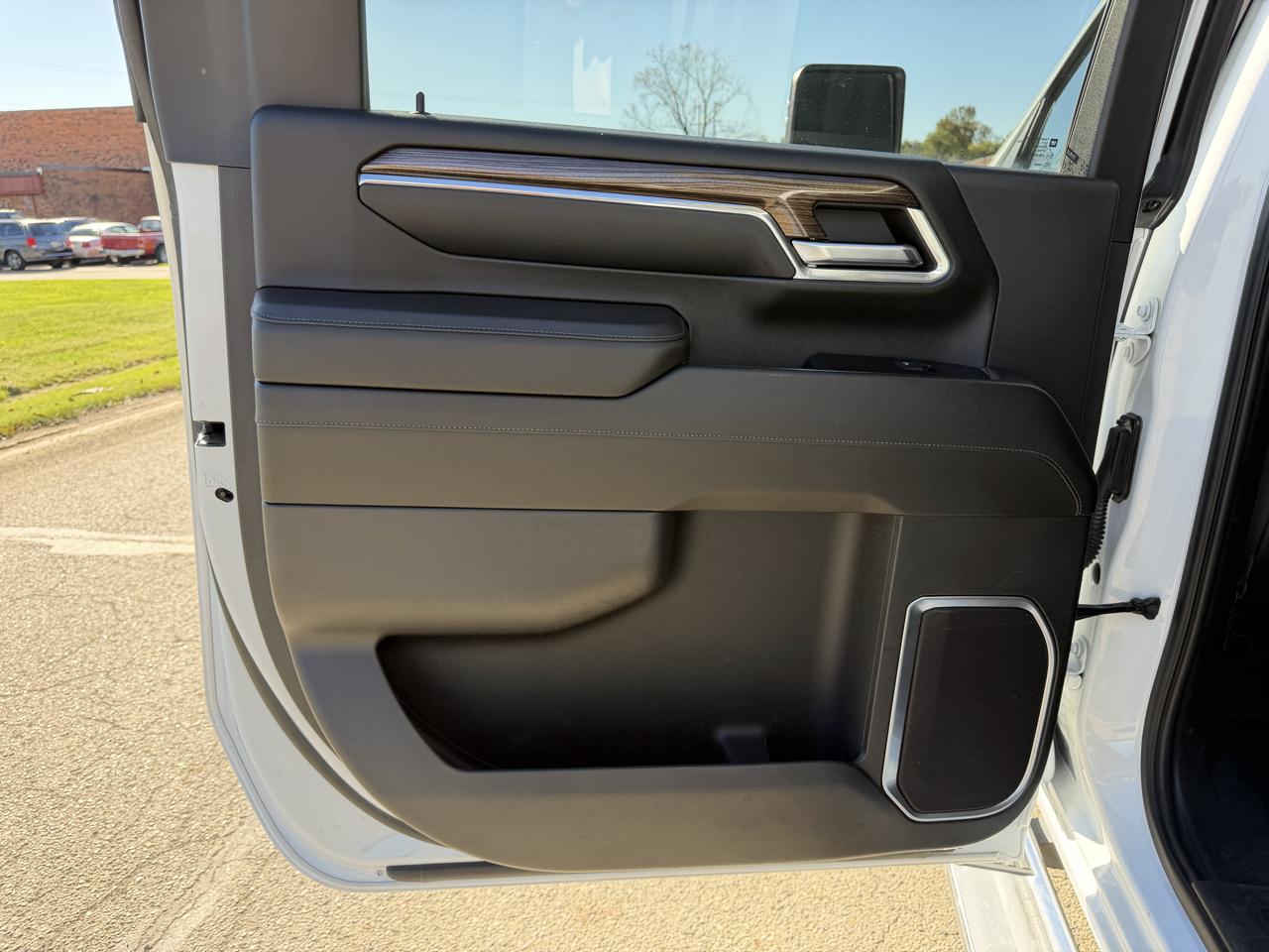 Chevrolet Silverado 3500HD LT Crew Cab 4WD 2024
