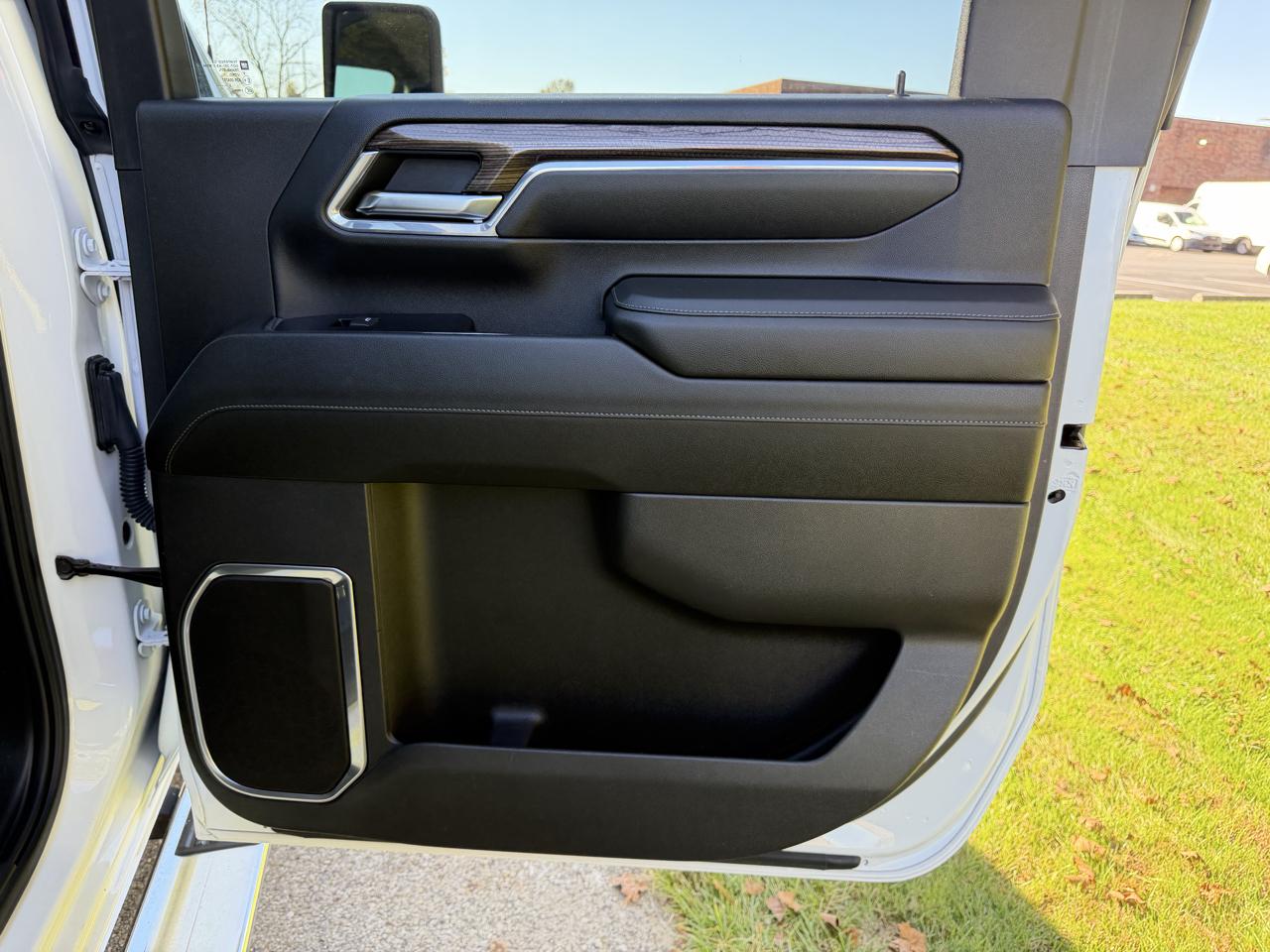 Chevrolet Silverado 3500HD LT Crew Cab 4WD 2024
