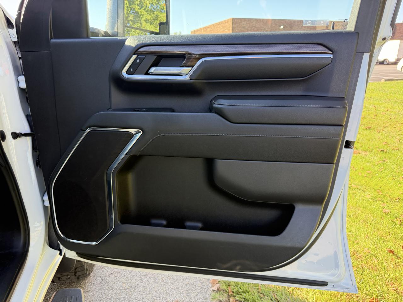 Chevrolet Silverado 3500HD LT Crew Cab 4WD 2024