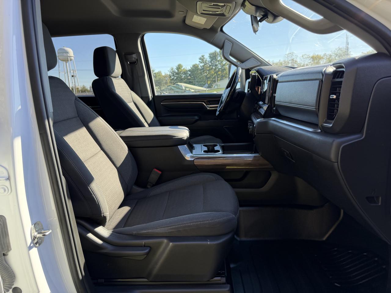 Chevrolet Silverado 3500HD LT Crew Cab 4WD 2024