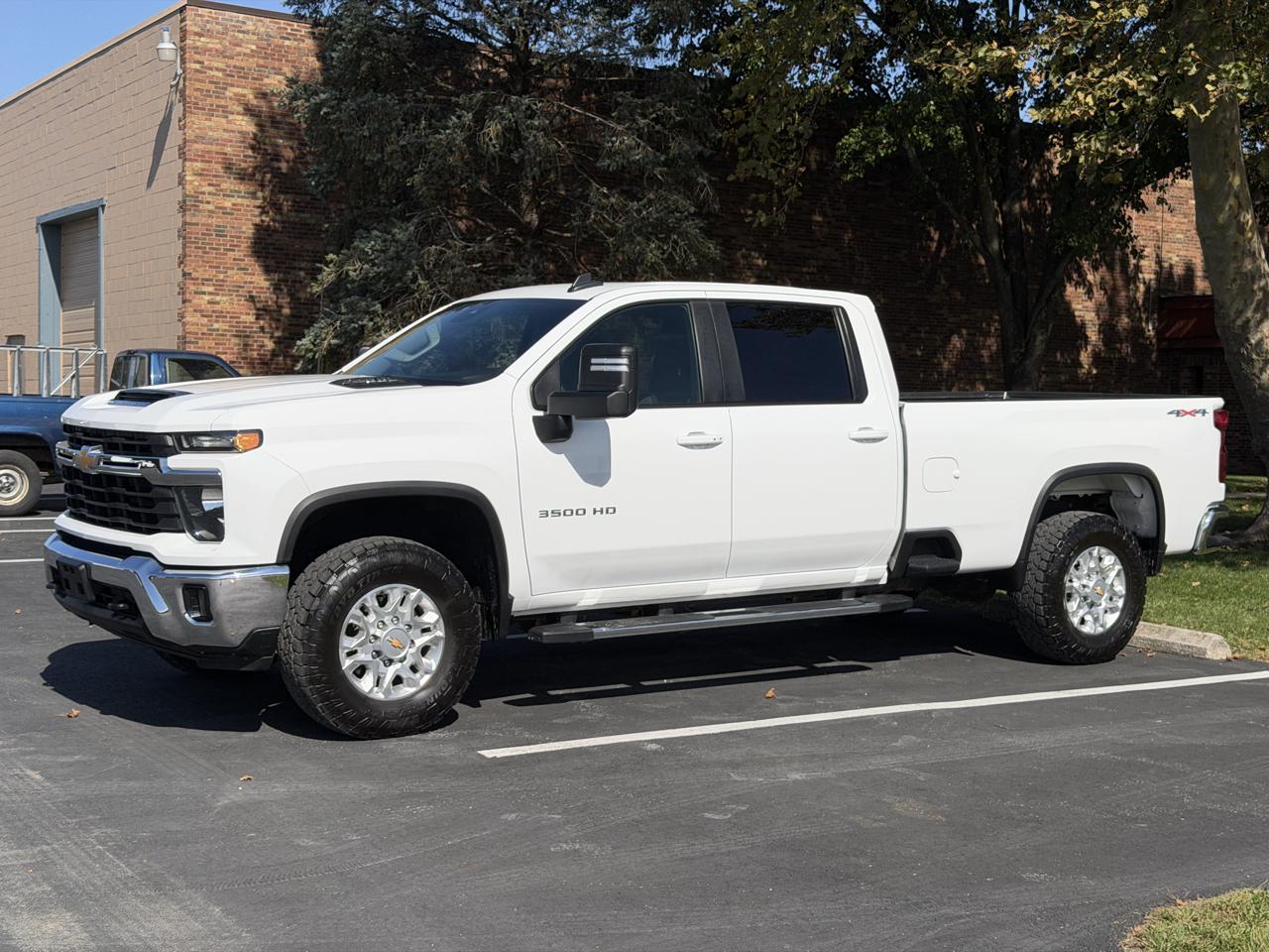 Chevrolet Silverado 3500HD LT Crew Cab 4WD 2024