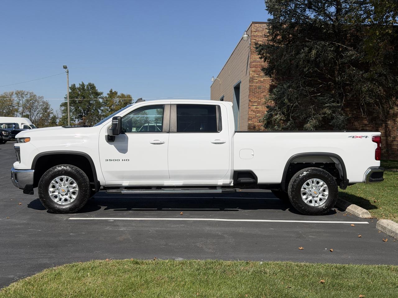 Chevrolet Silverado 3500HD LT Crew Cab 4WD 2024