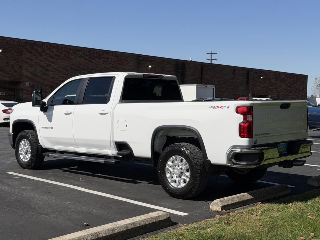 Chevrolet Silverado 3500HD LT Crew Cab 4WD 2024