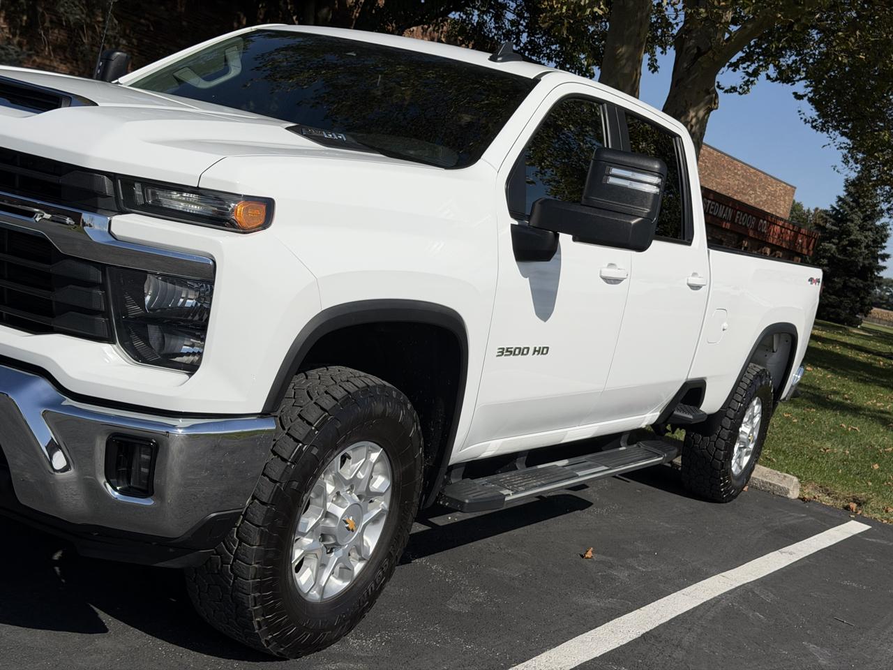 Chevrolet Silverado 3500HD LT Crew Cab 4WD 2024