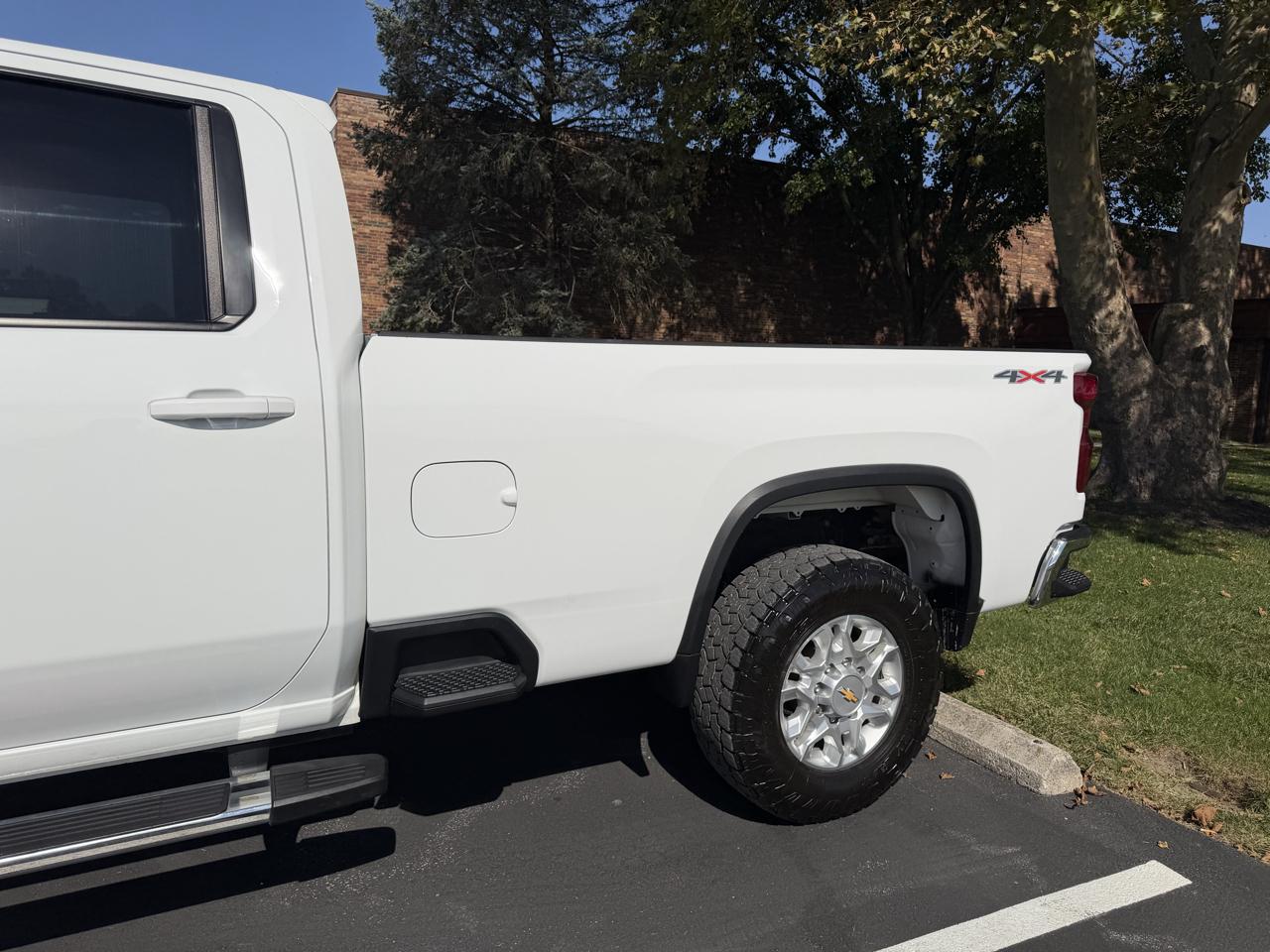 Chevrolet Silverado 3500HD LT Crew Cab 4WD 2024