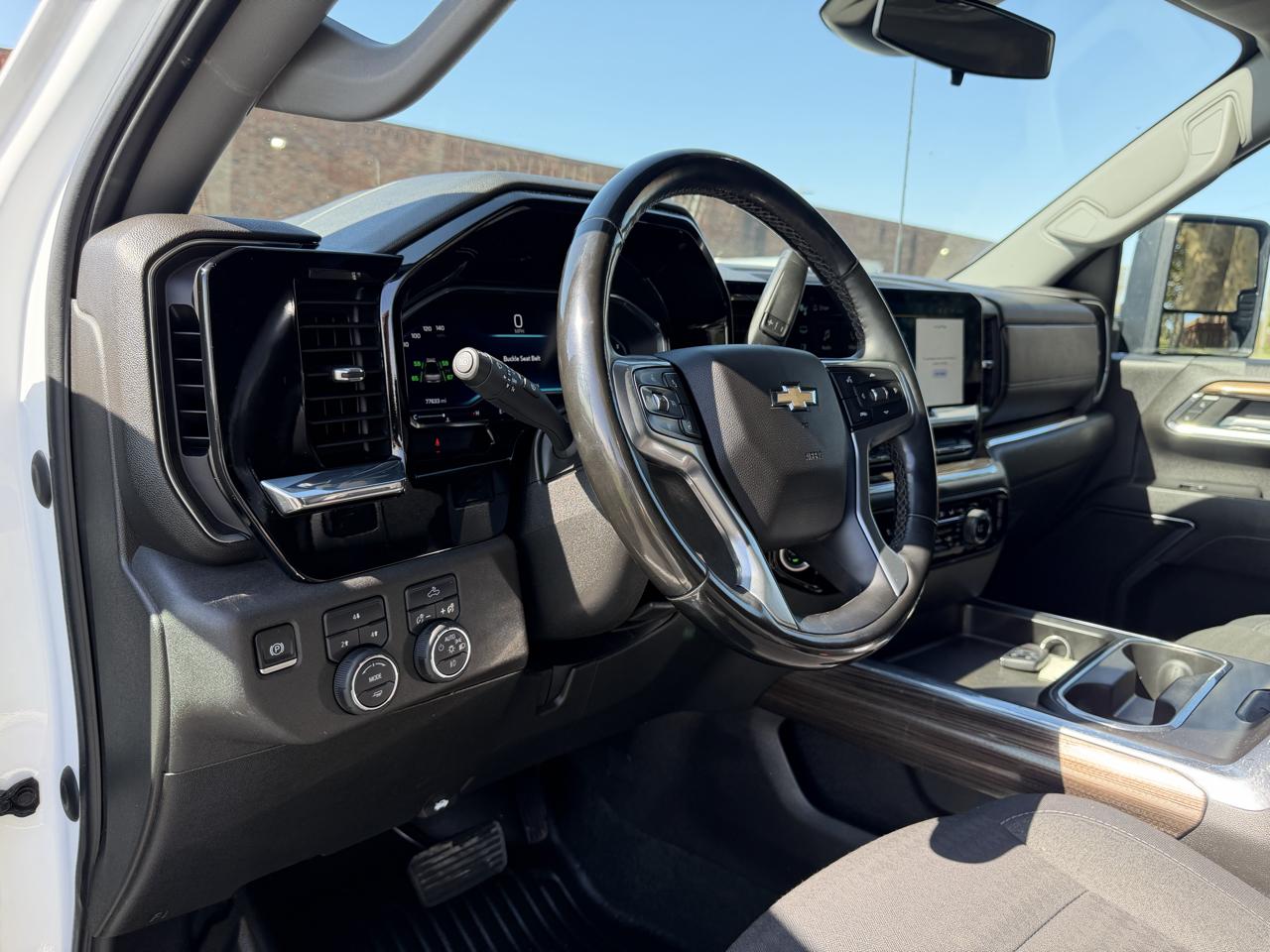 Chevrolet Silverado 3500HD LT Crew Cab 4WD 2024