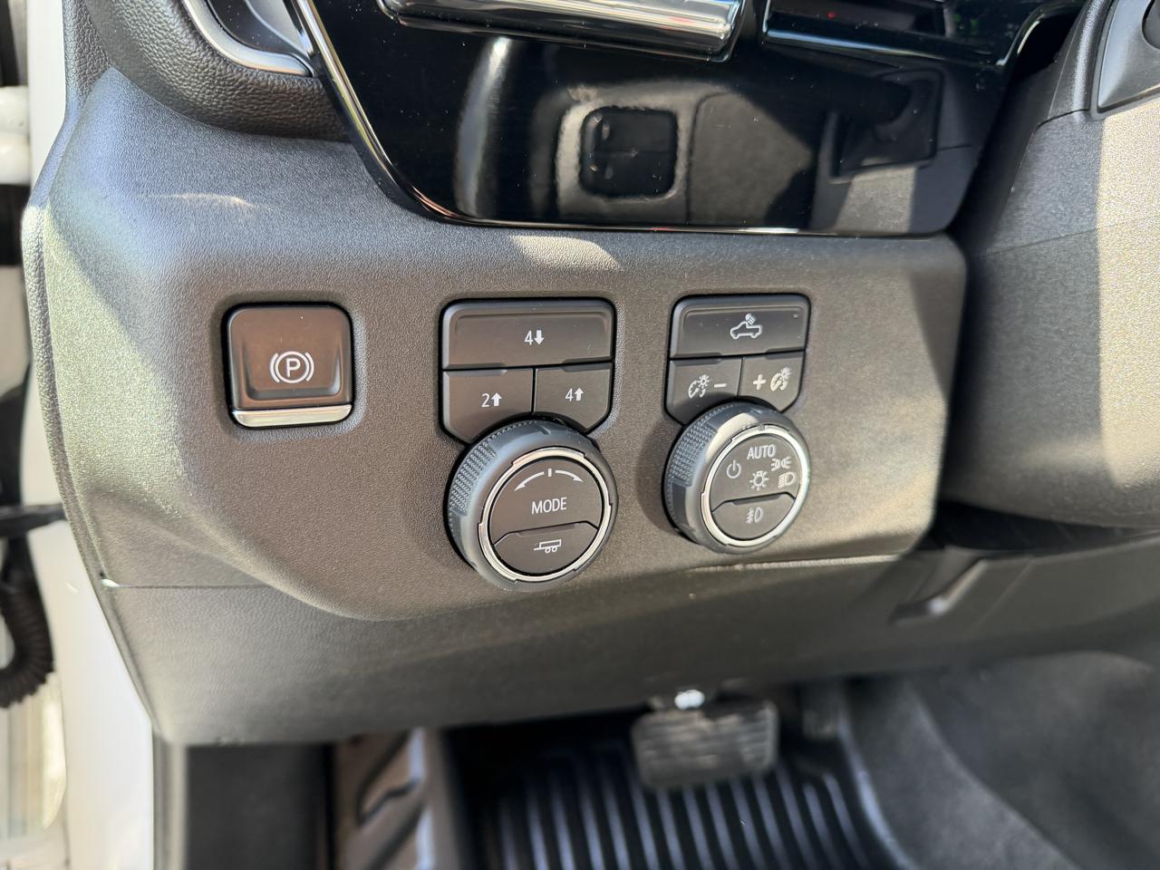 Chevrolet Silverado 3500HD LT Crew Cab 4WD 2024