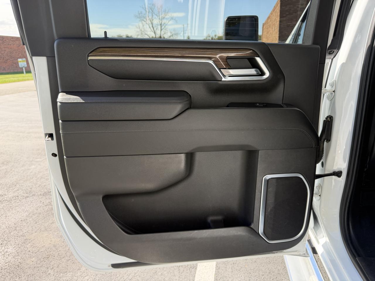 Chevrolet Silverado 3500HD LT Crew Cab 4WD 2024