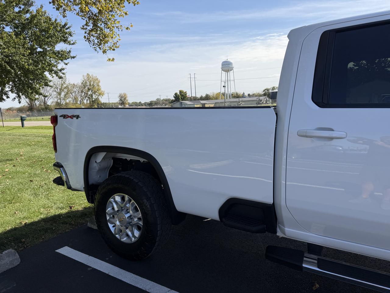 Chevrolet Silverado 3500HD LT Crew Cab 4WD 2024