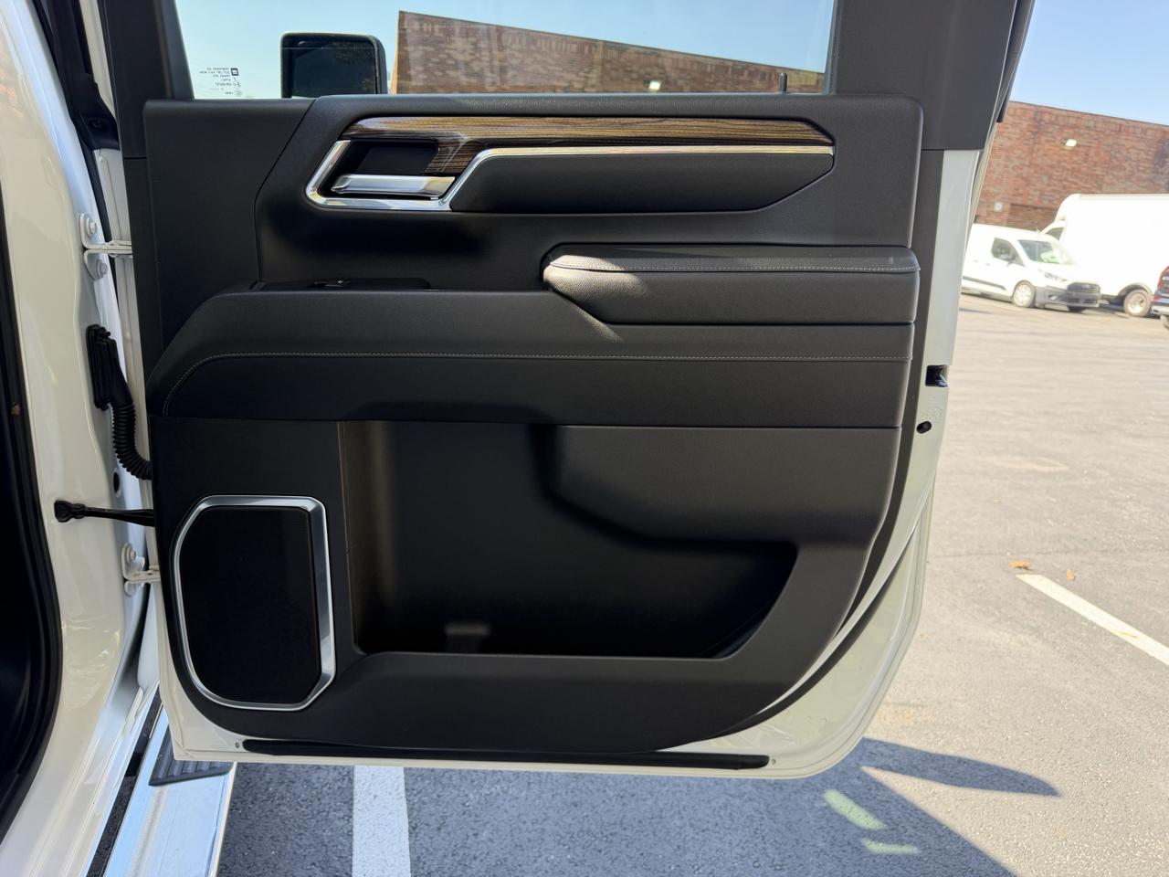 Chevrolet Silverado 3500HD LT Crew Cab 4WD 2024