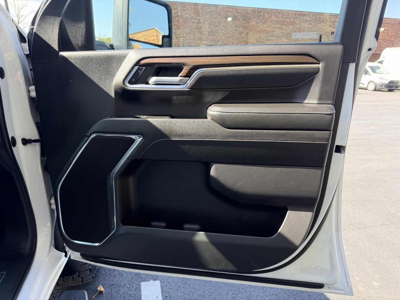Chevrolet Silverado 3500HD LT Crew Cab 4WD 2024