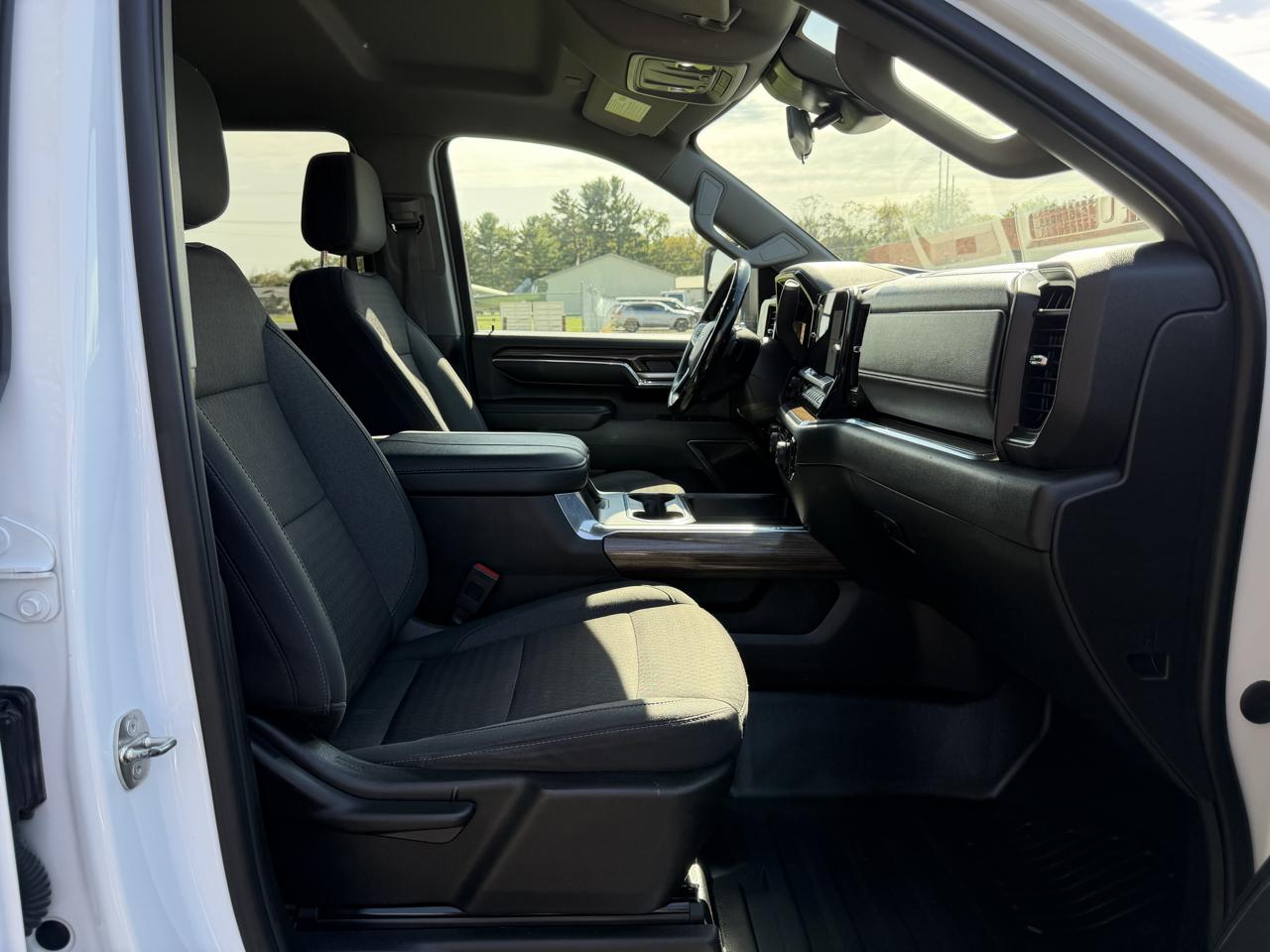 Chevrolet Silverado 3500HD LT Crew Cab 4WD 2024