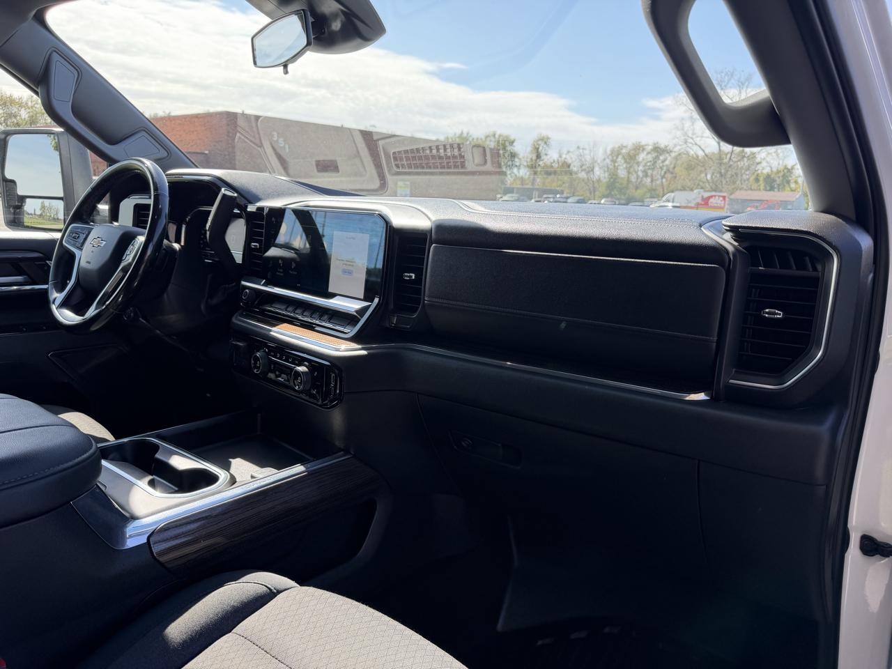 Chevrolet Silverado 3500HD LT Crew Cab 4WD 2024