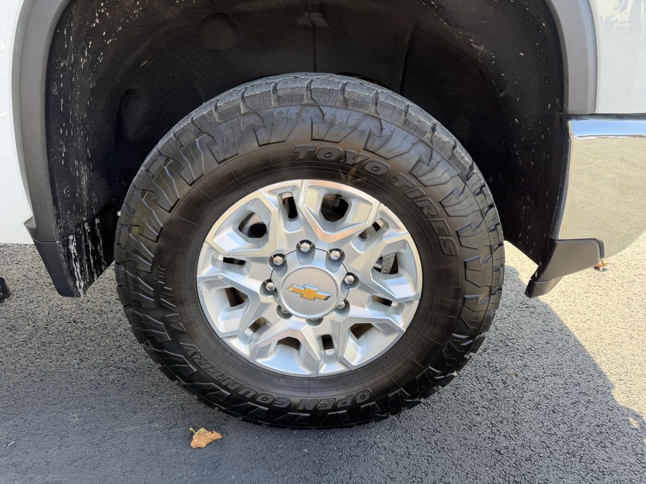 Chevrolet Silverado 3500HD LT Crew Cab 4WD 2024