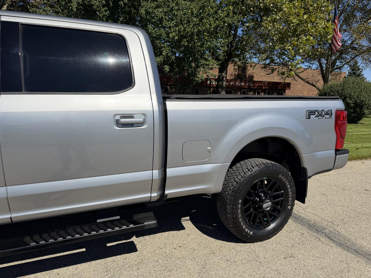 Ford F-250 SD Lariat Crew Cab 4WD 2021