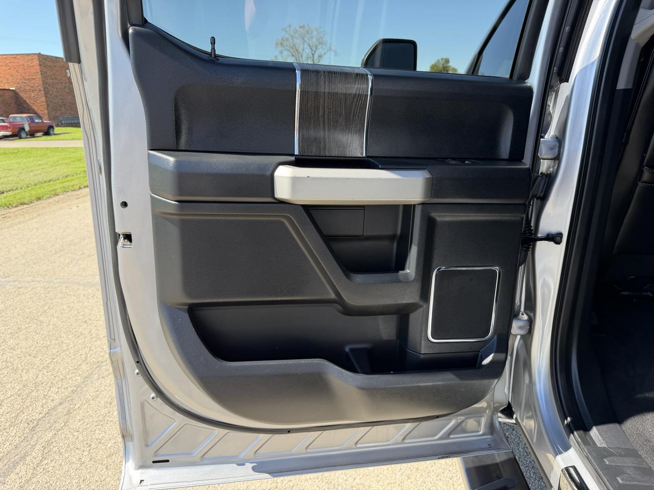 Ford F-250 SD Lariat Crew Cab 4WD 2021