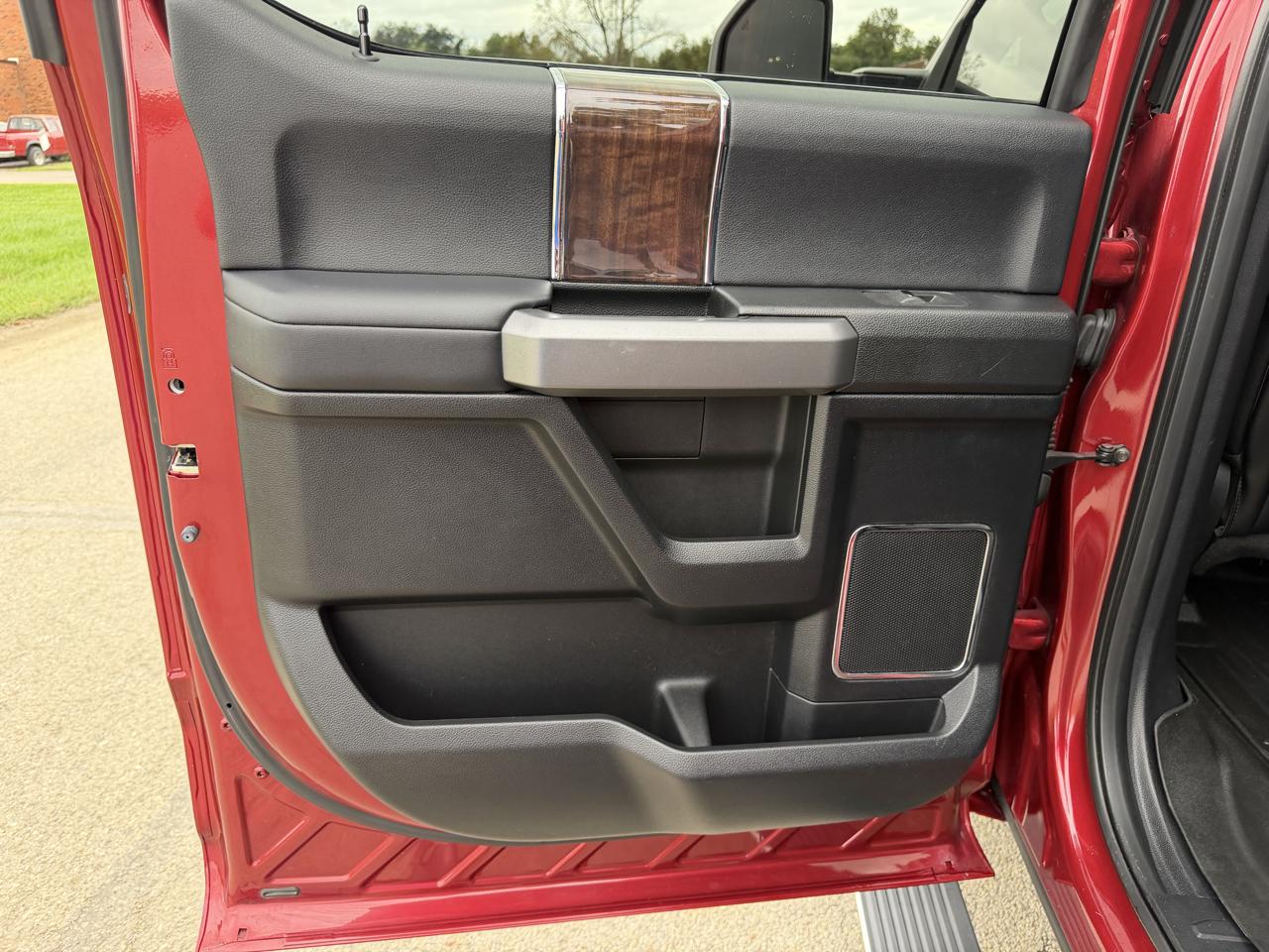 2017 Ford F-350 Super Duty Platinum - Photo 31