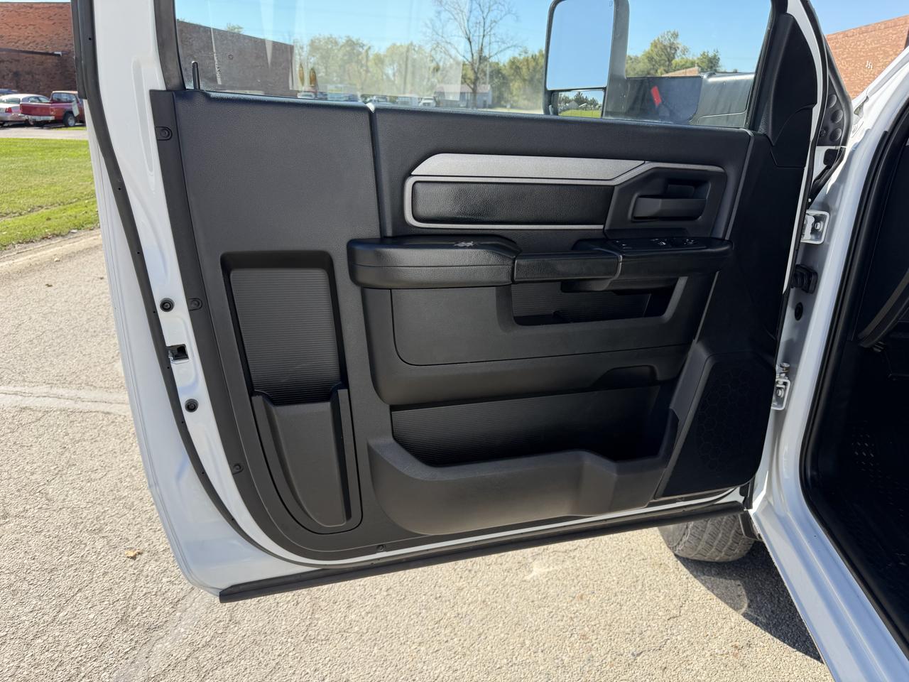 RAM 3500 Regular Cab 4WD DRW 2021