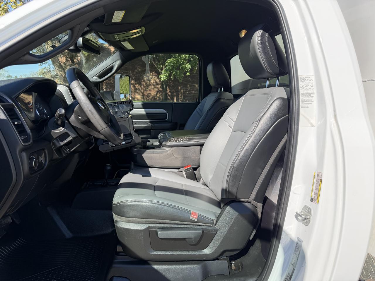 RAM 3500 Regular Cab 4WD DRW 2021