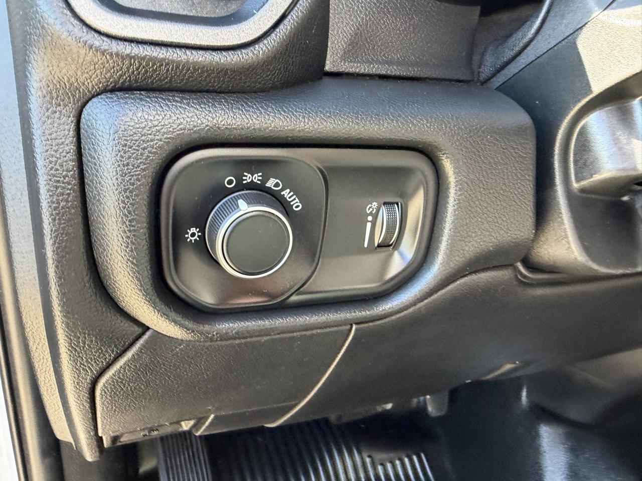 RAM 3500 Regular Cab 4WD DRW 2021