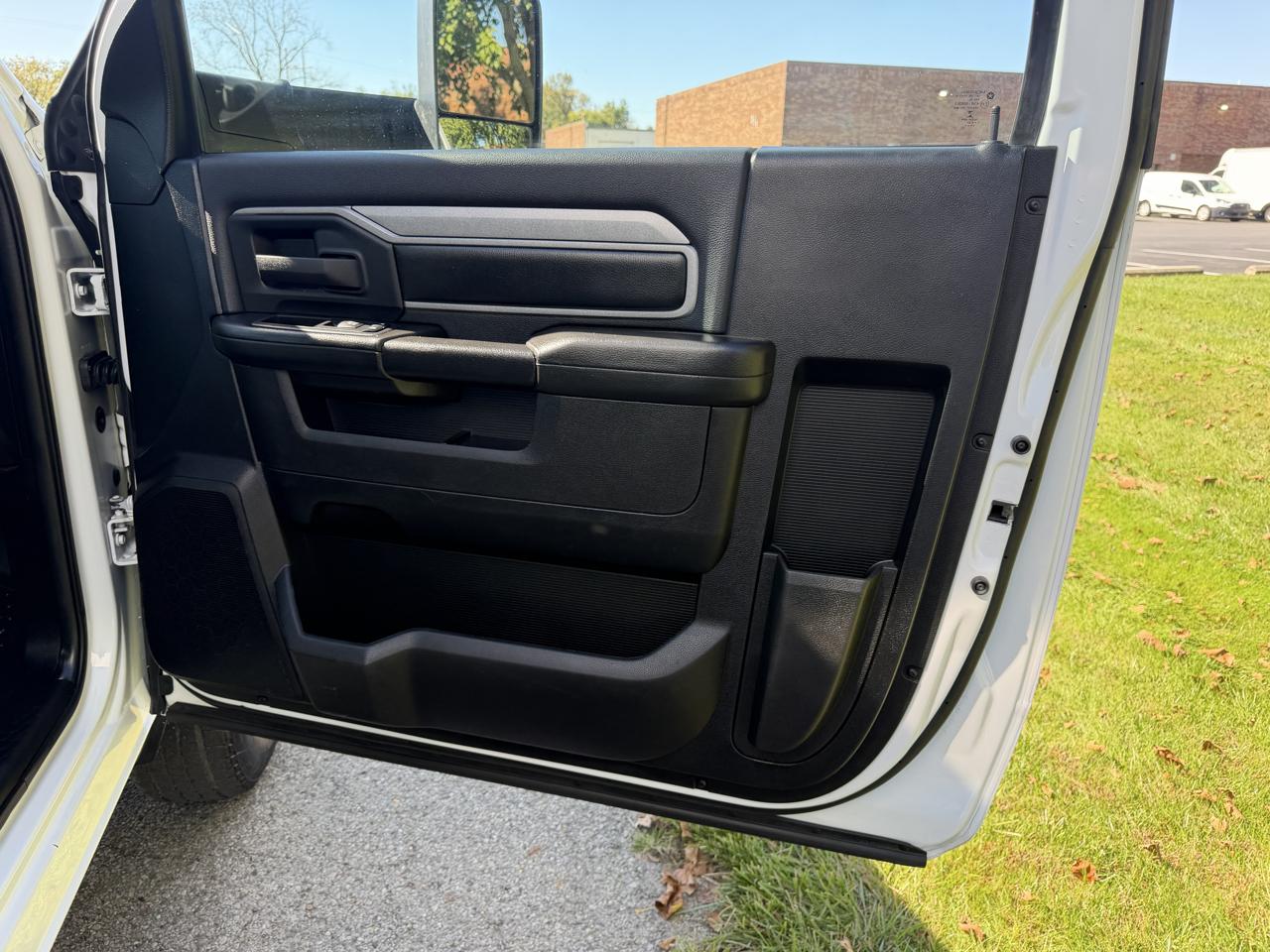 RAM 3500 Regular Cab 4WD DRW 2021