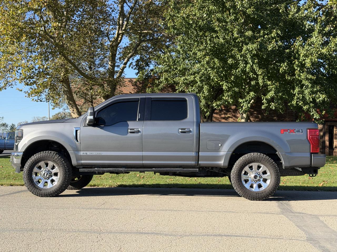 Ford F-250 SD Lariat Crew Cab 4WD 2022