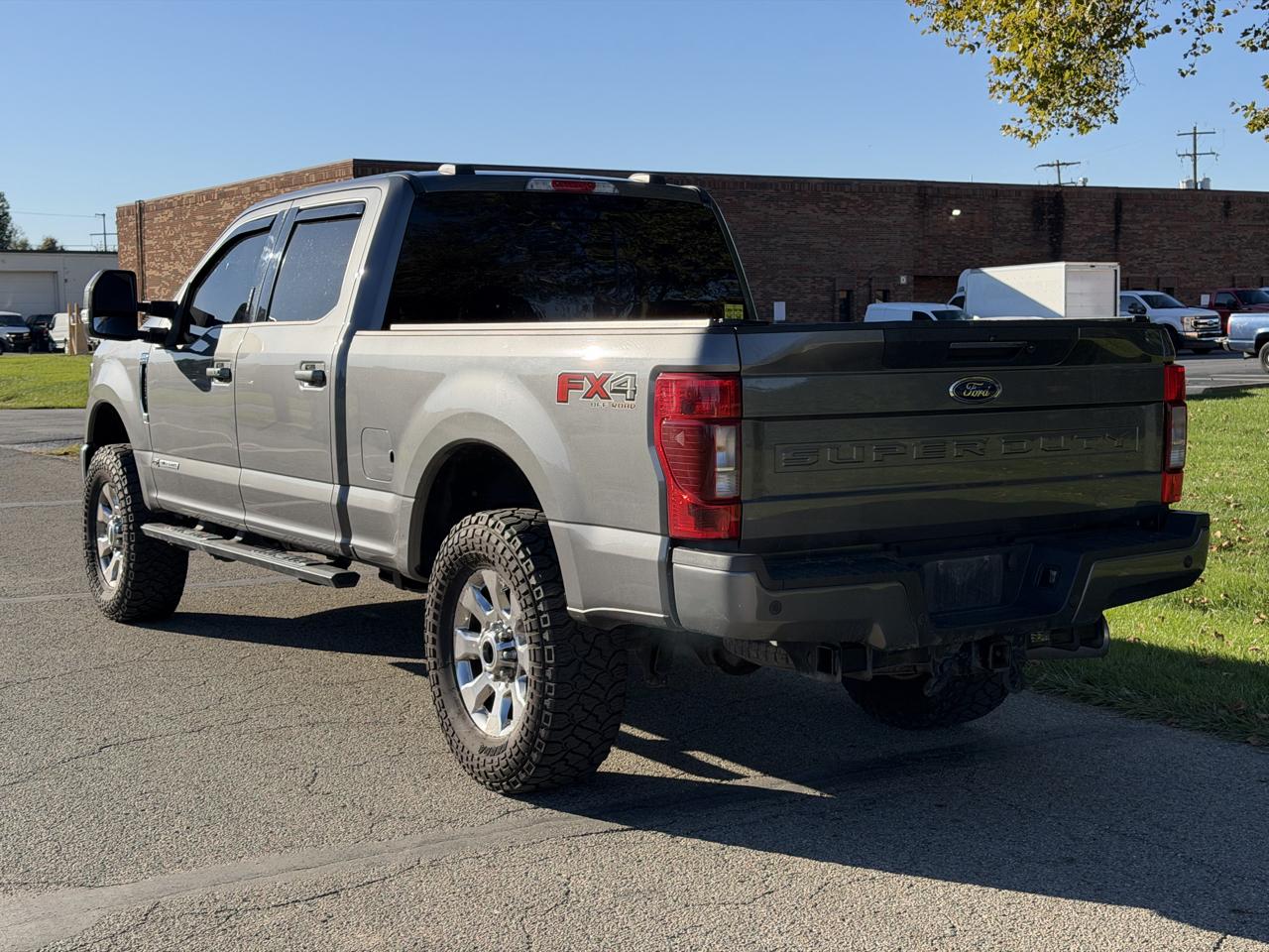 Ford F-250 SD Lariat Crew Cab 4WD 2022
