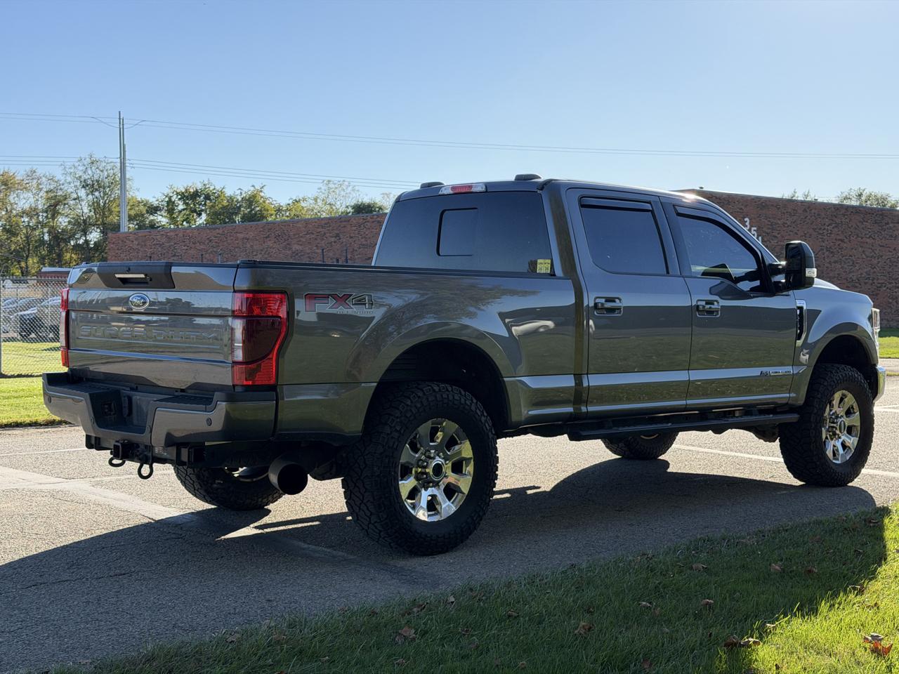 Ford F-250 SD Lariat Crew Cab 4WD 2022