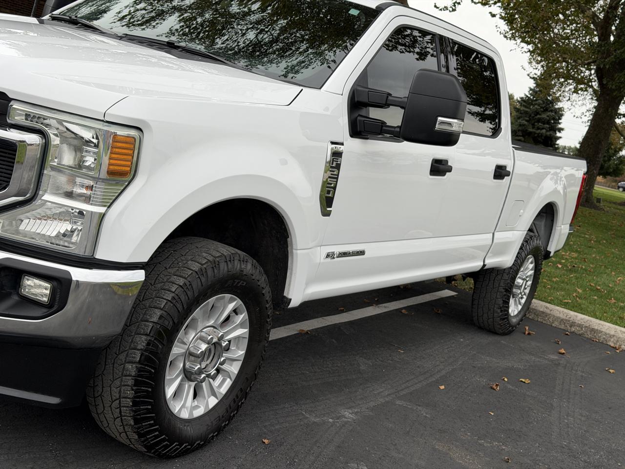 Ford F-250 SD XLT Crew Cab 4WD 2022