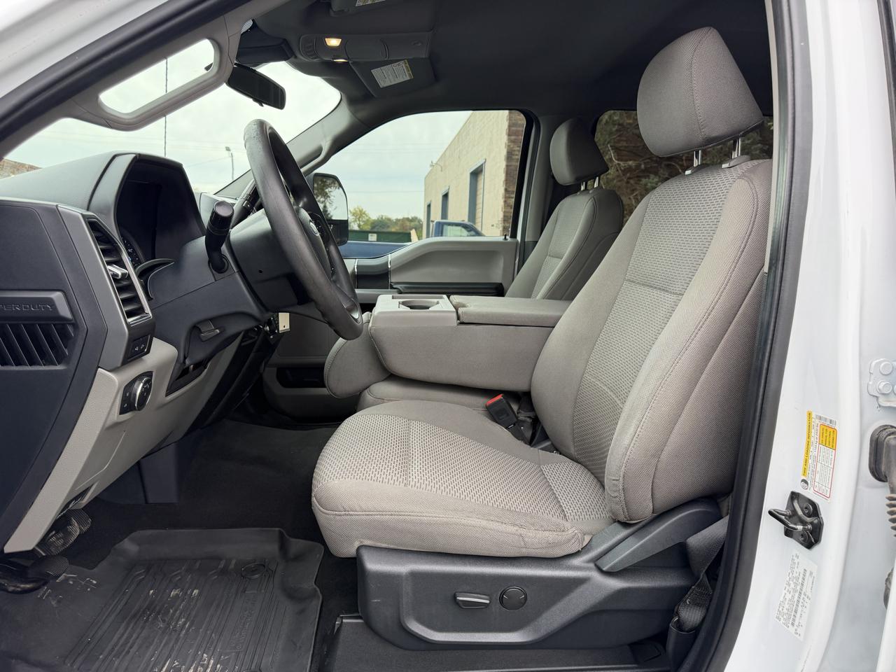 Ford F-250 SD XLT Crew Cab 4WD 2022