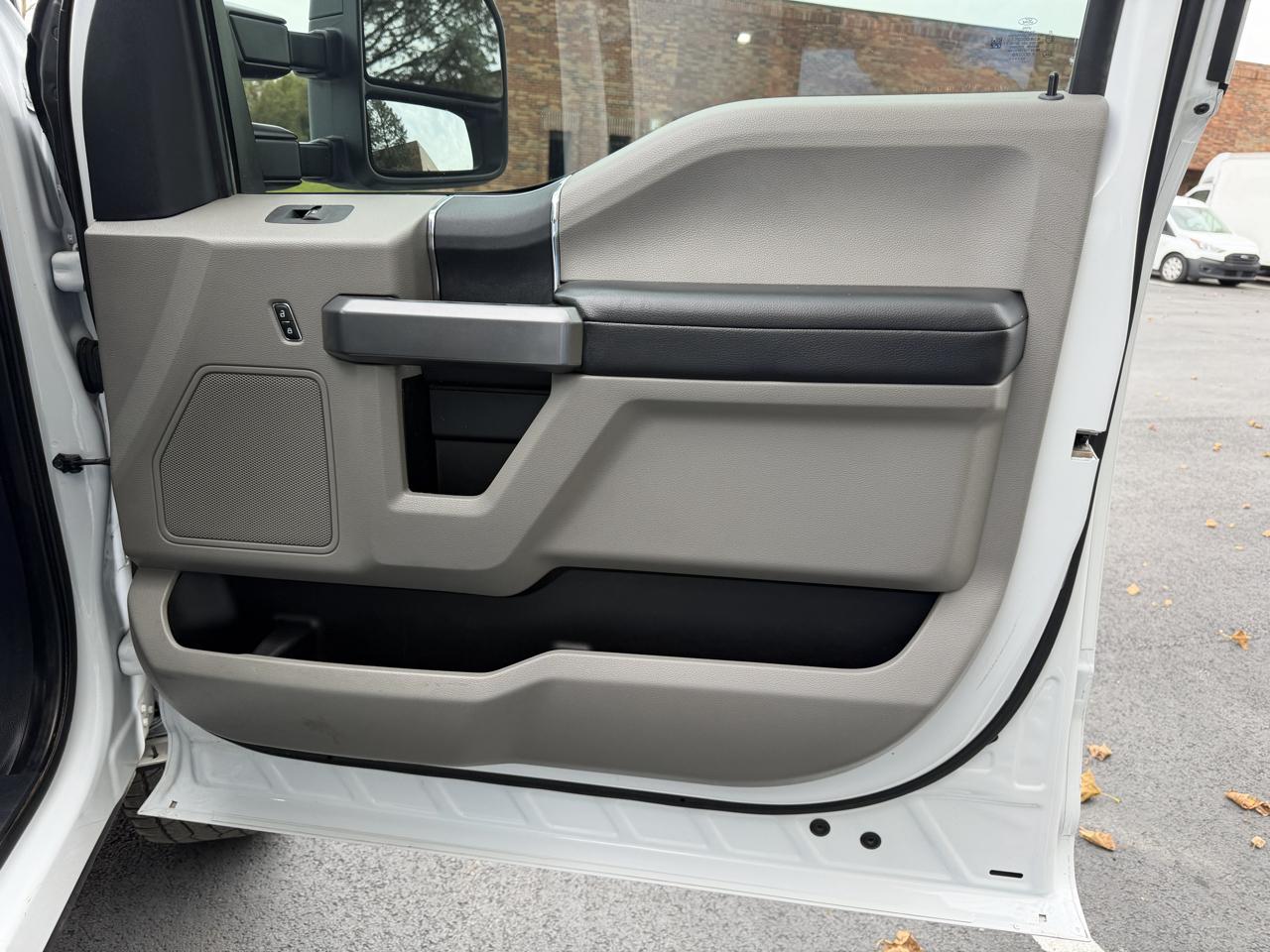 Ford F-250 SD XLT Crew Cab 4WD 2022