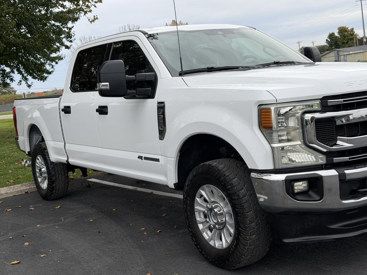 Ford F-250 SD XLT Crew Cab 4WD 2022
