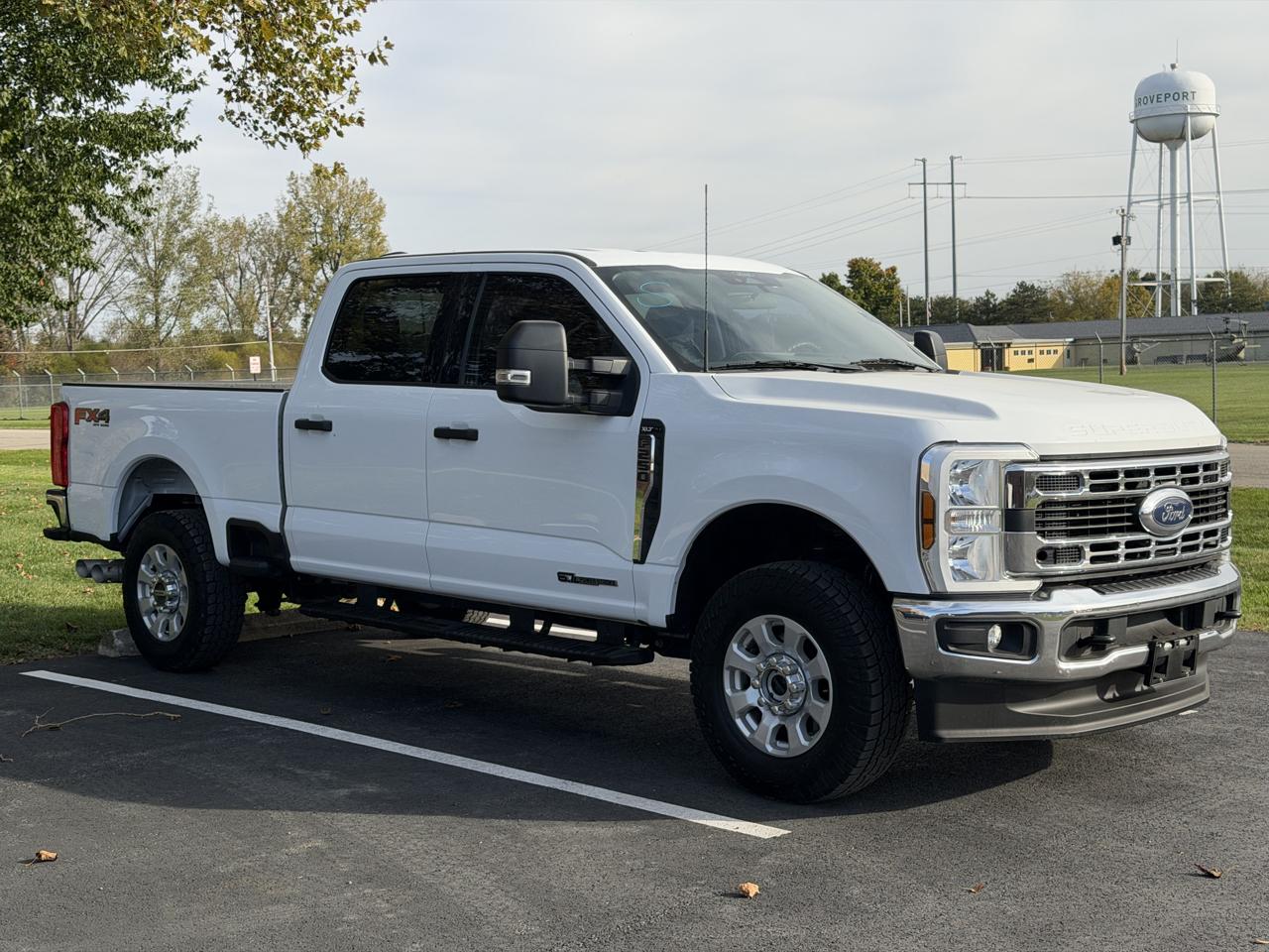 Ford F-250 SD XLT Crew Cab 4WD 2024