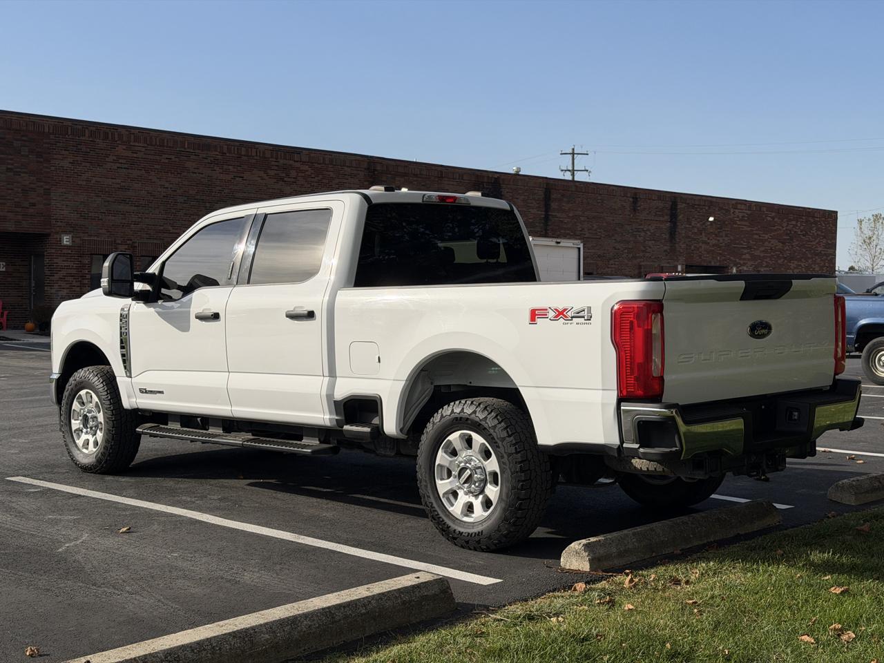 Ford F-250 SD XLT Crew Cab 4WD 2024