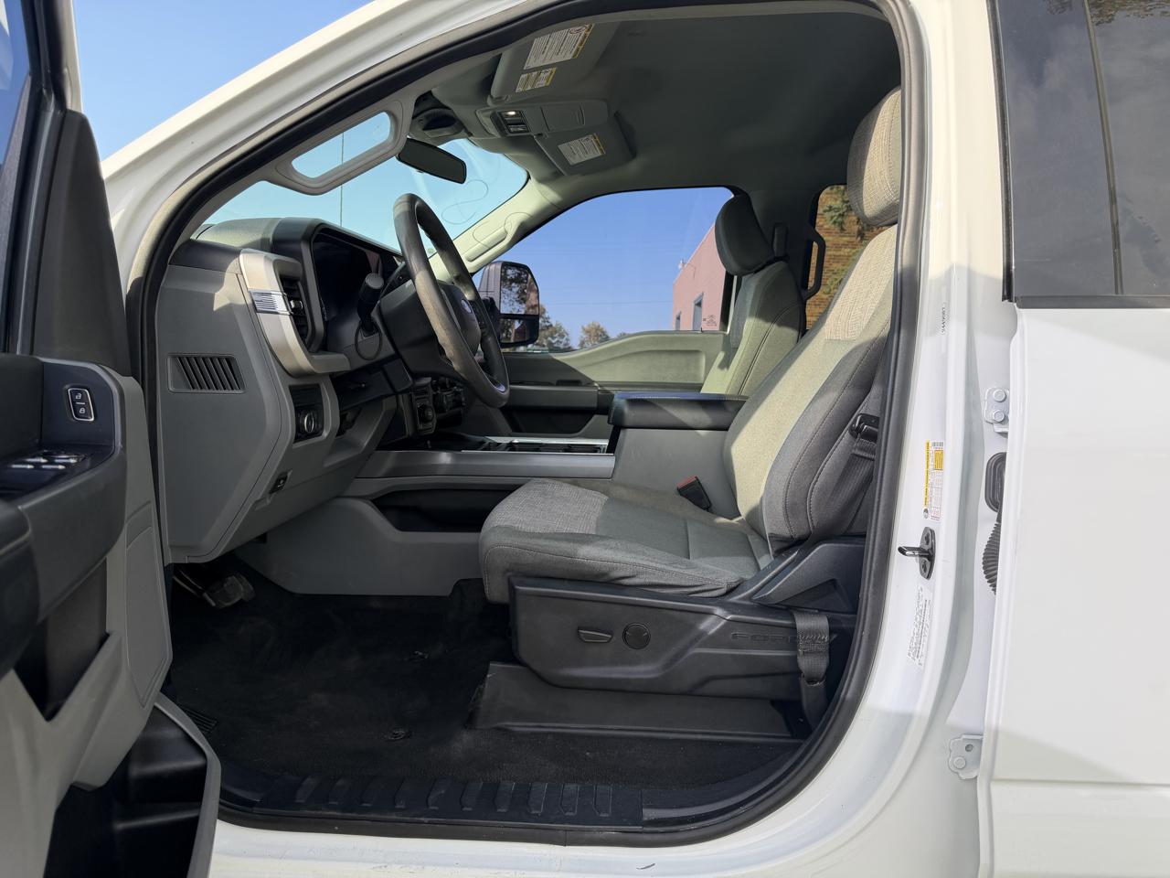 Ford F-250 SD XLT Crew Cab 4WD 2024
