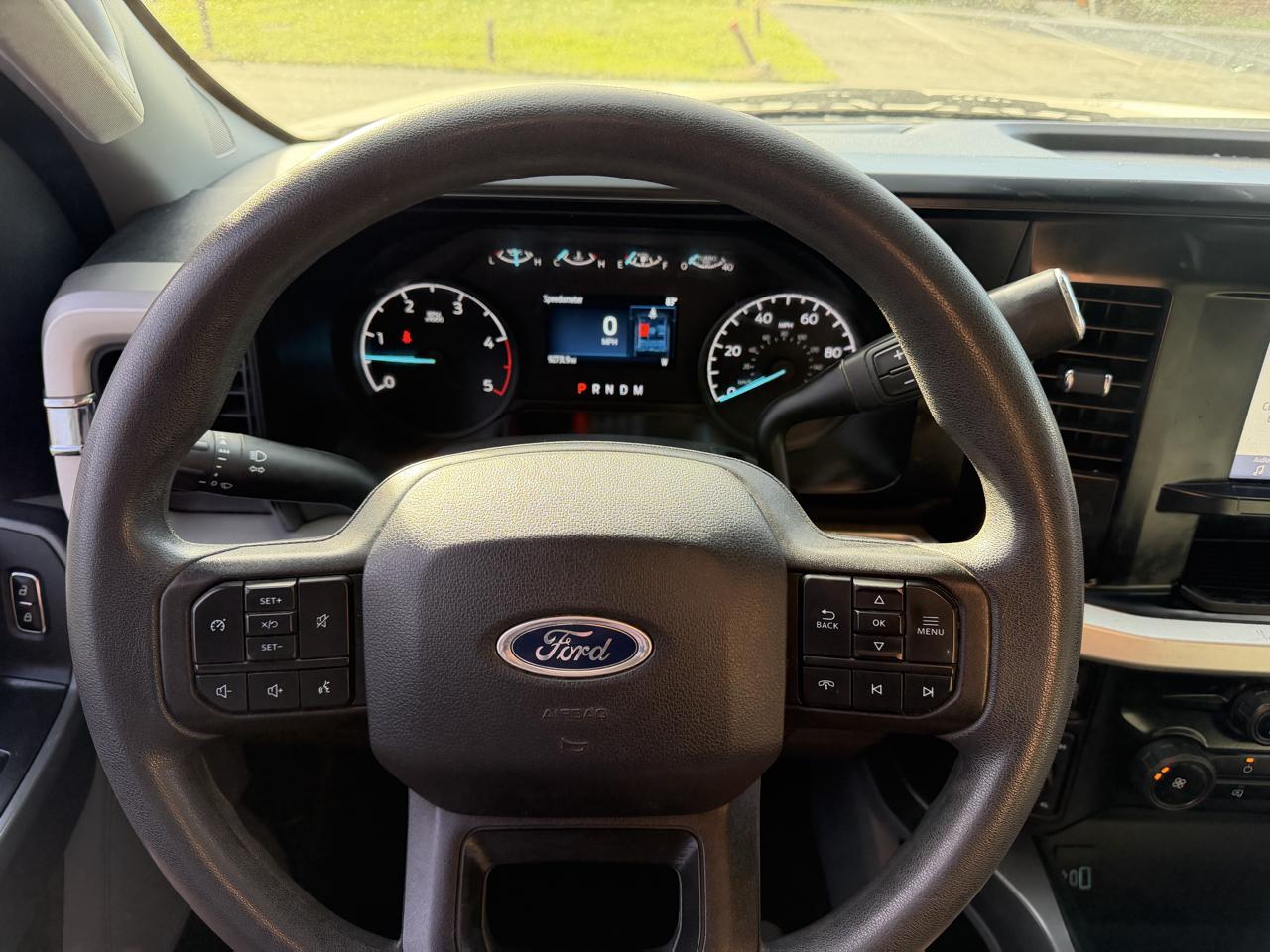 Ford F-250 SD XLT Crew Cab 4WD 2024