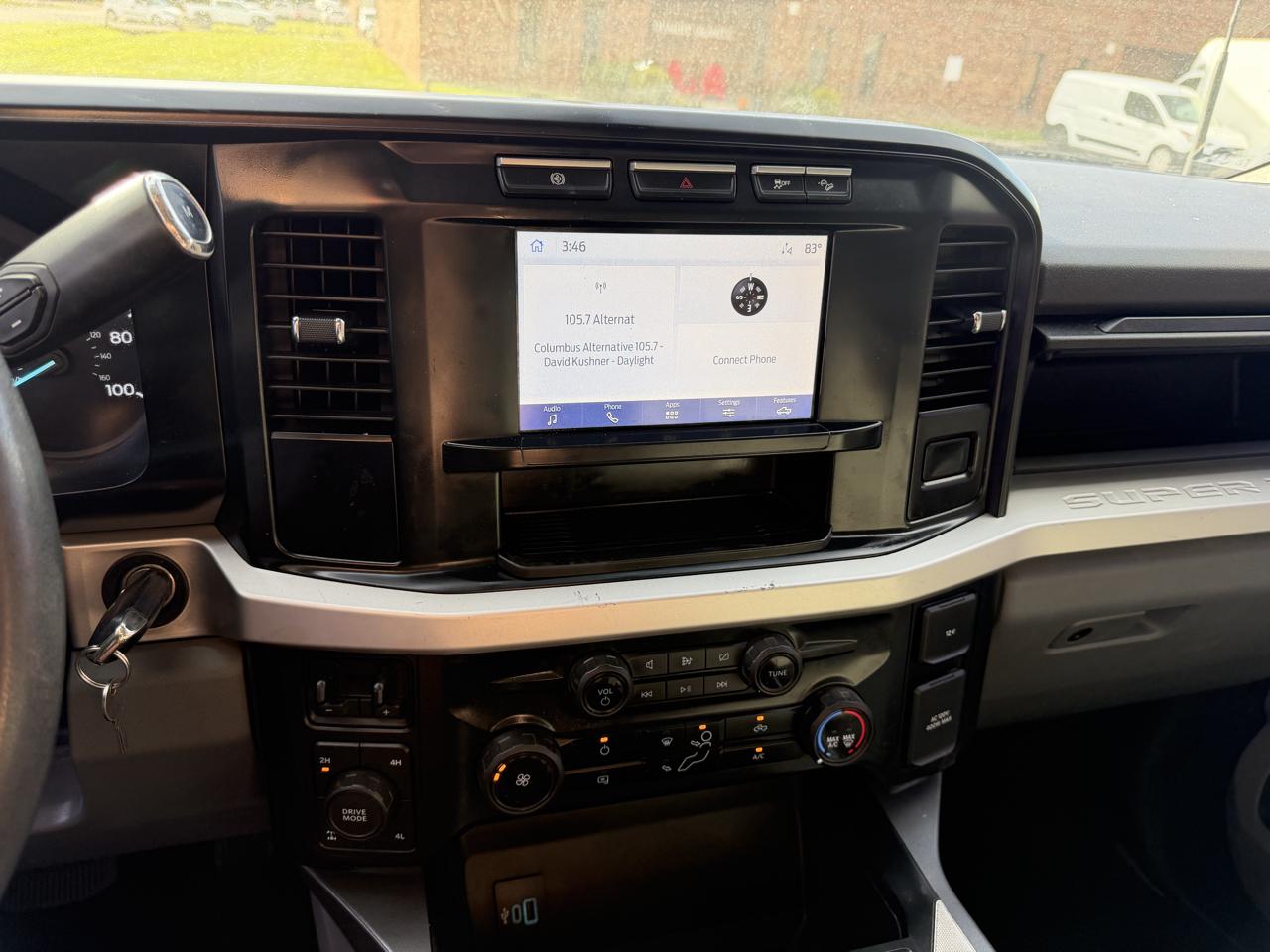 Ford F-250 SD XLT Crew Cab 4WD 2024