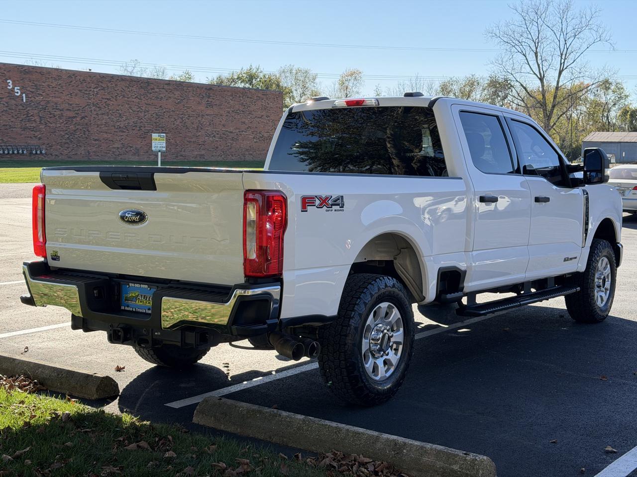 Ford F-250 SD XLT Crew Cab 4WD 2024