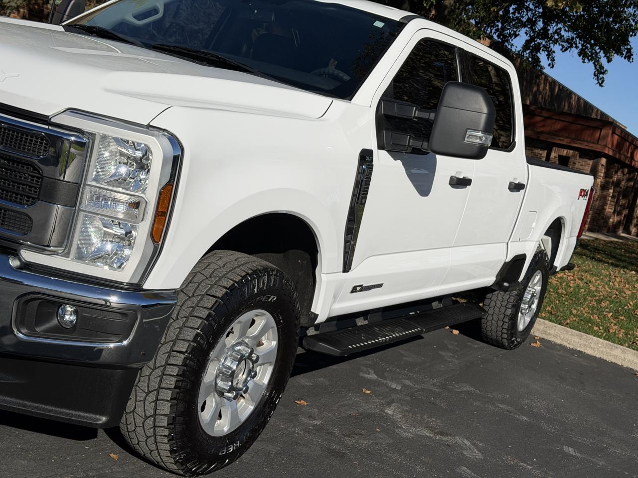 Ford F-250 SD XLT Crew Cab 4WD 2024