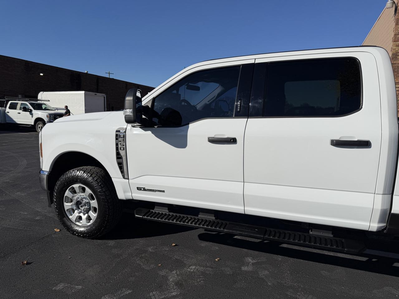 Ford F-250 SD XLT Crew Cab 4WD 2024
