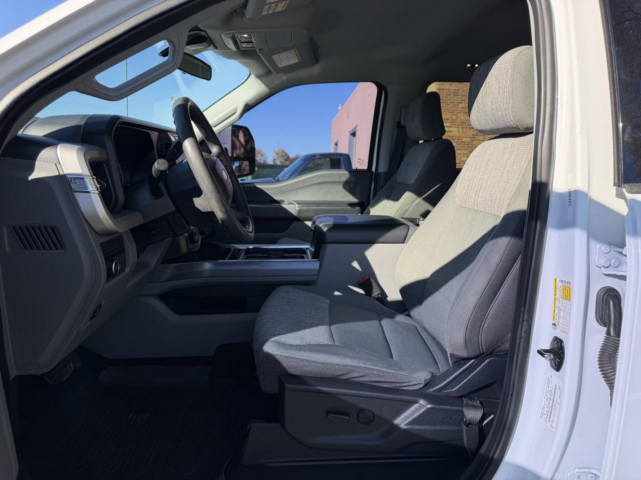 Ford F-250 SD XLT Crew Cab 4WD 2024