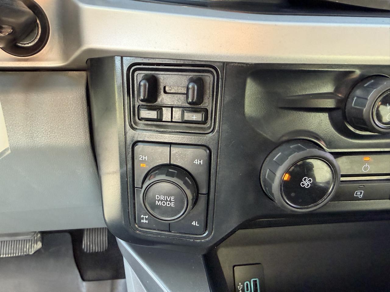 Ford F-250 SD XLT Crew Cab 4WD 2024