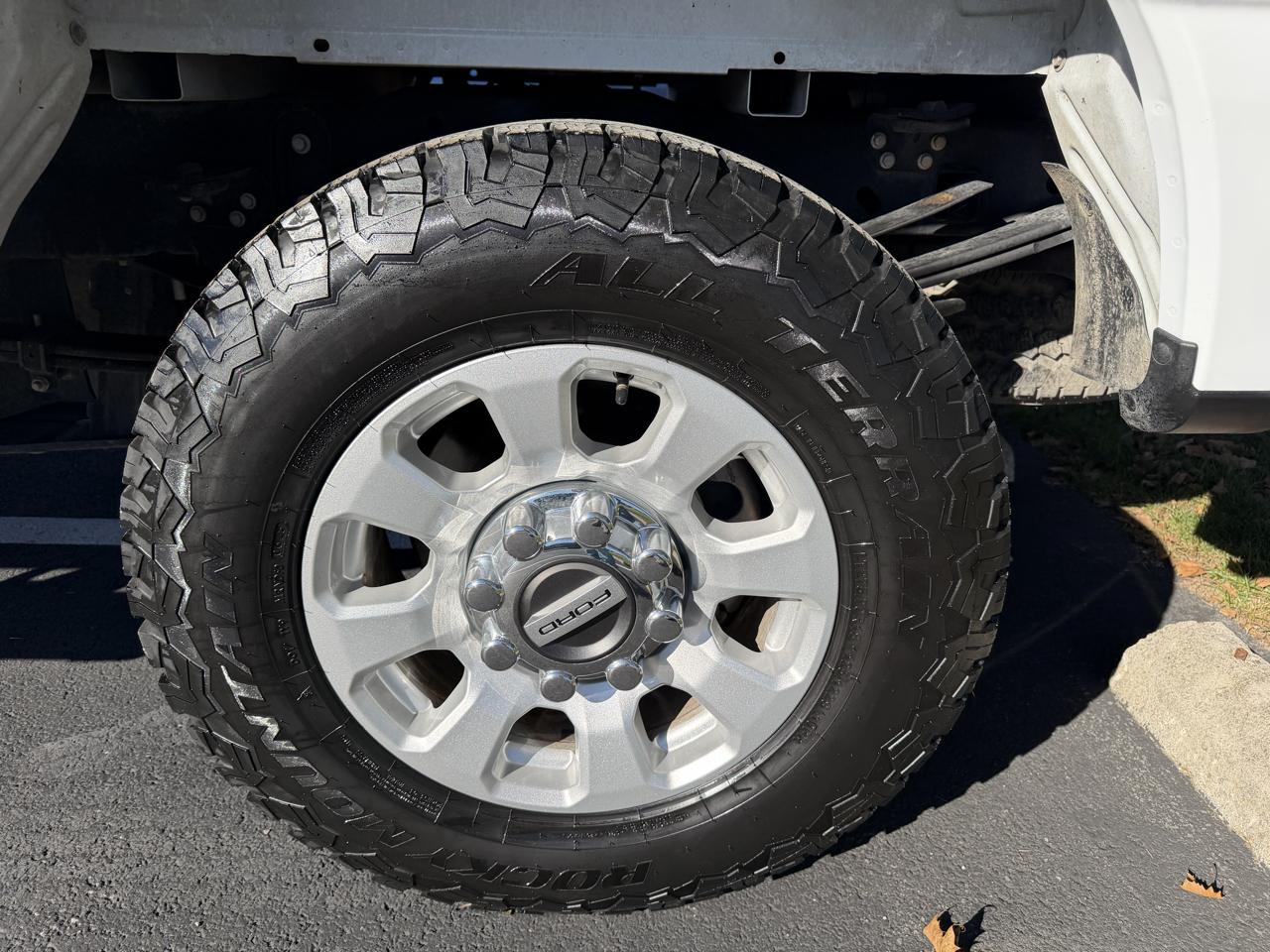 Ford F-250 SD XLT Crew Cab 4WD 2024