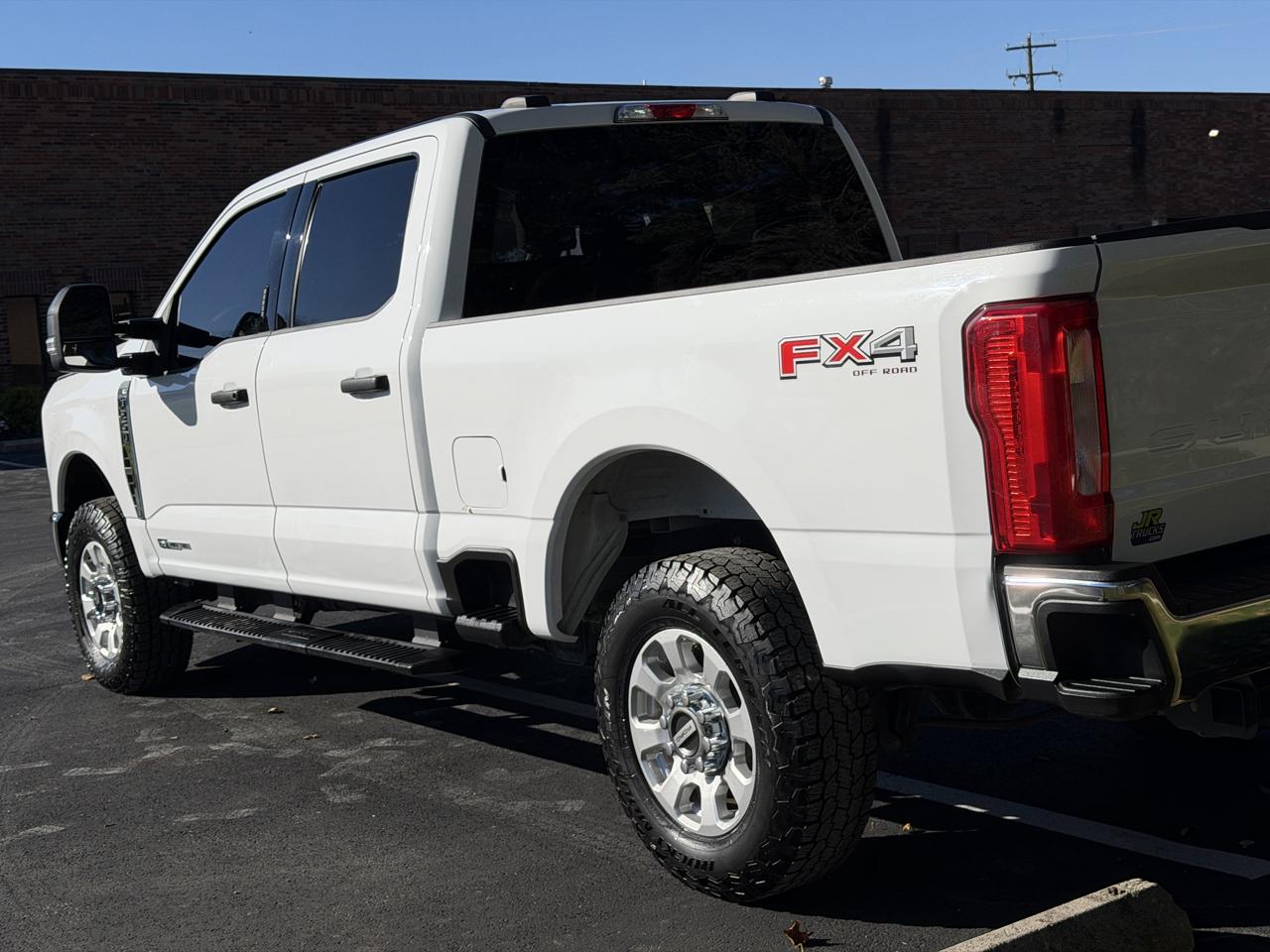 Ford F-250 SD XLT Crew Cab 4WD 2024