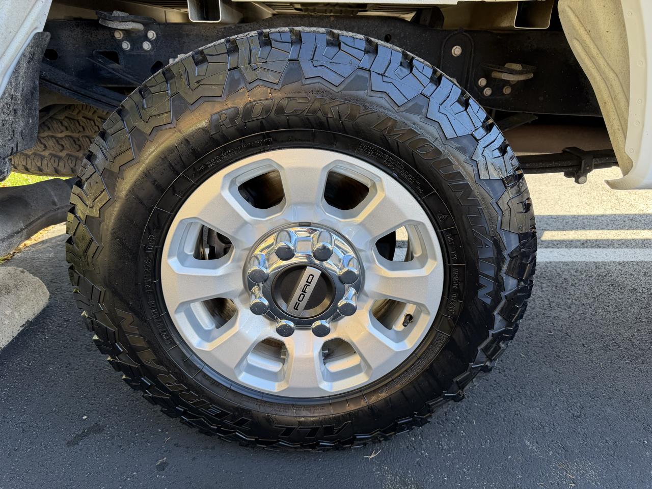 Ford F-250 SD XLT Crew Cab 4WD 2024