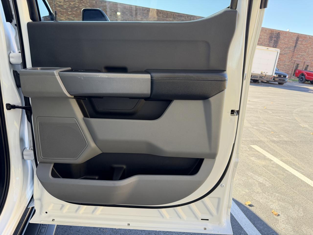 Ford F-250 SD XLT Crew Cab 4WD 2024
