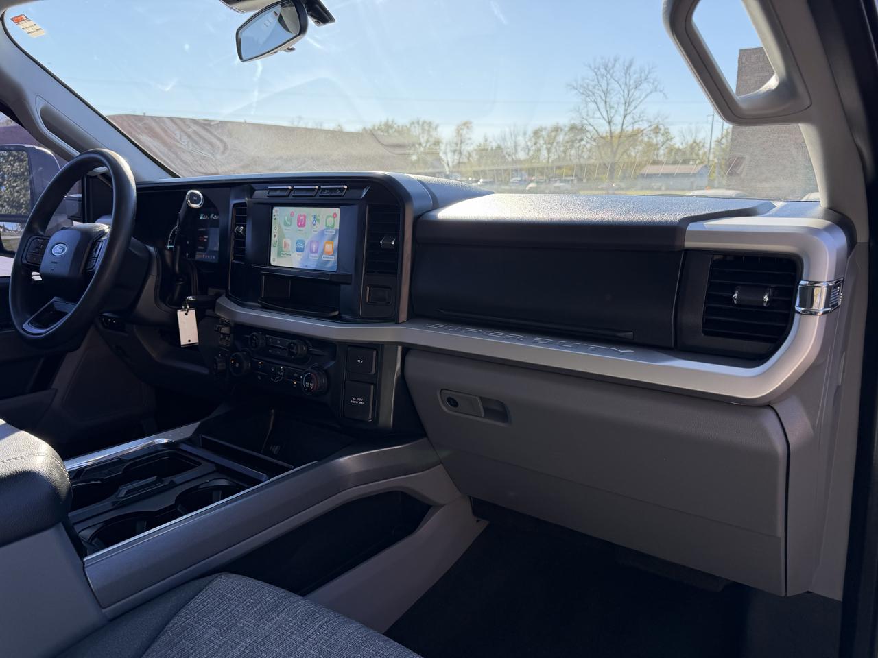 Ford F-250 SD XLT Crew Cab 4WD 2024
