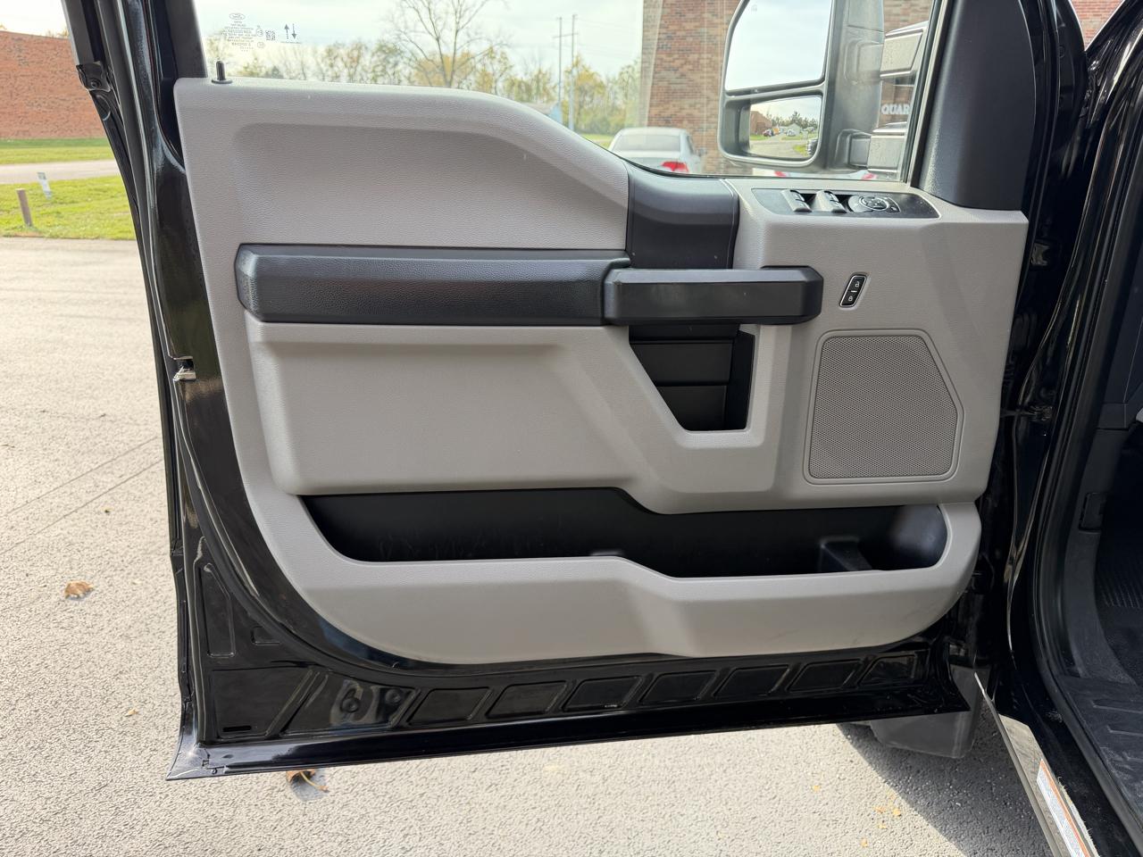 Ford F-450 SD Crew Cab DRW 4WD 2022