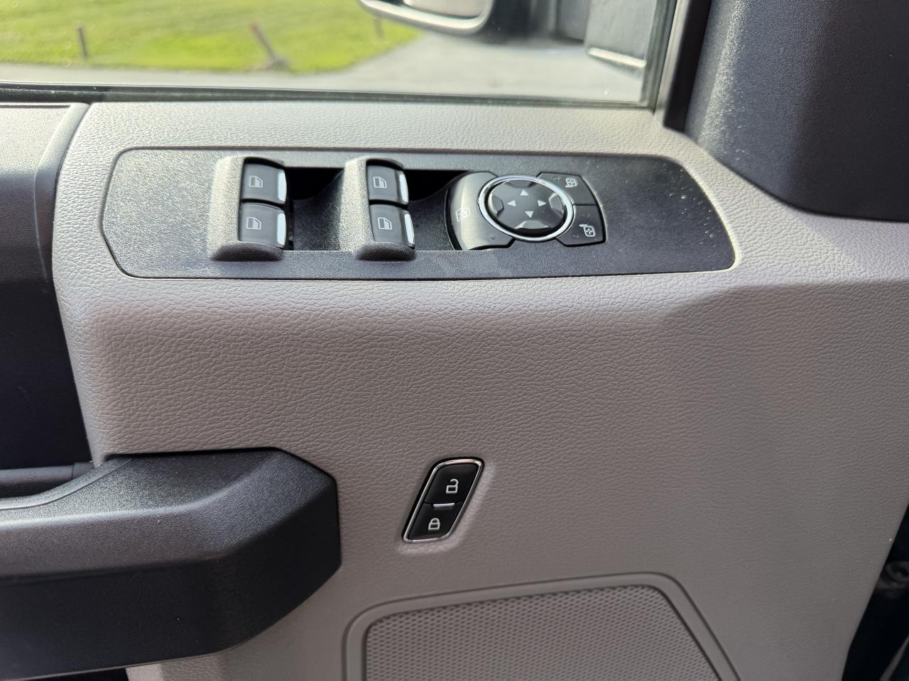 Ford F-450 SD Crew Cab DRW 4WD 2022