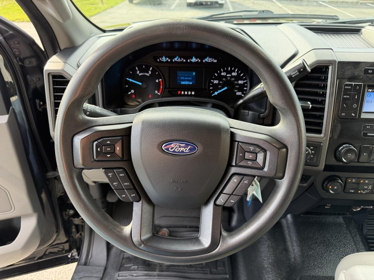 Ford F-450 SD Crew Cab DRW 4WD 2022